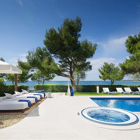 Вилла Helena By Hmz Villas Пореч