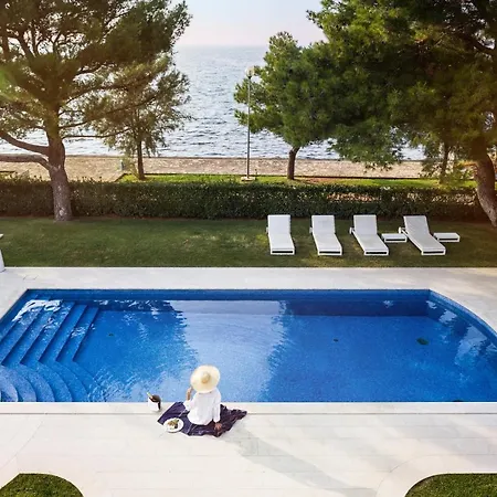 Helena By Hmz Villas *