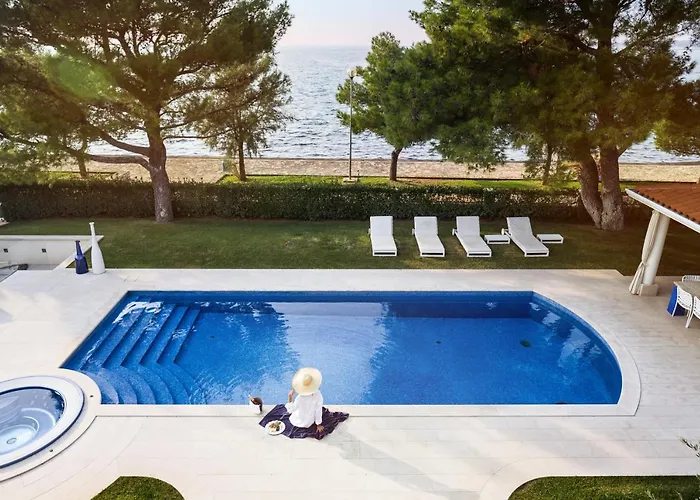 Helena By Hmz Villas *